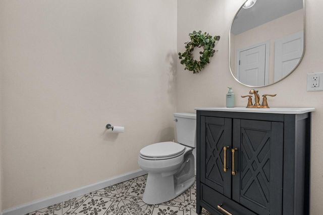 W301S2613 Jenna LANE, Waukesha, WI 53188