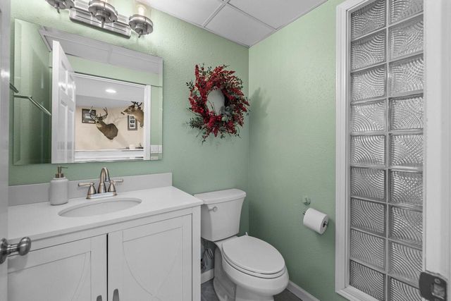 W301S2613 Jenna LANE, Waukesha, WI 53188