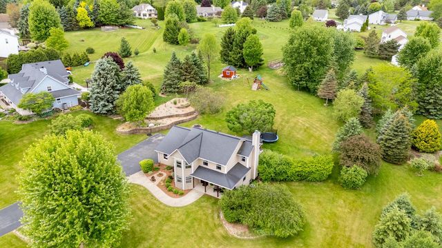 W301S2613 Jenna LANE, Waukesha, WI 53188