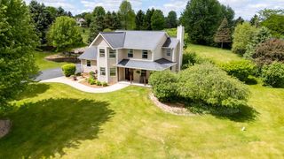 W301S2613 Jenna LANE, Waukesha, WI 53188