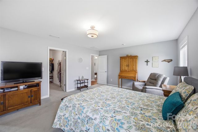5716 Piney Pointe Drive, Concord, NC 28025