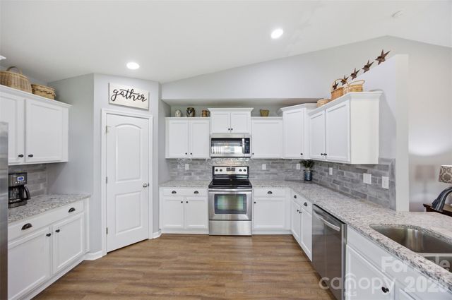 5716 Piney Pointe Drive, Concord, NC 28025
