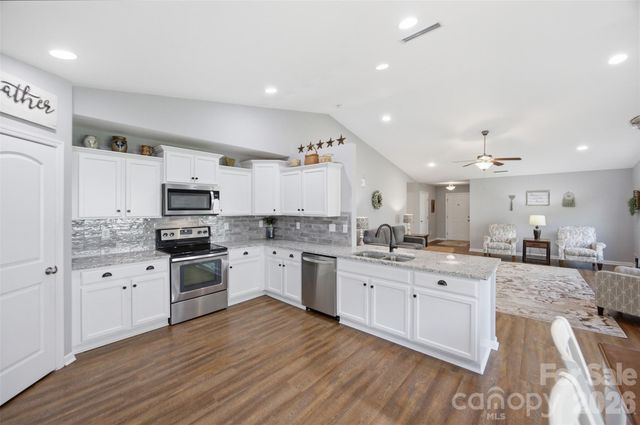 5716 Piney Pointe Drive, Concord, NC 28025