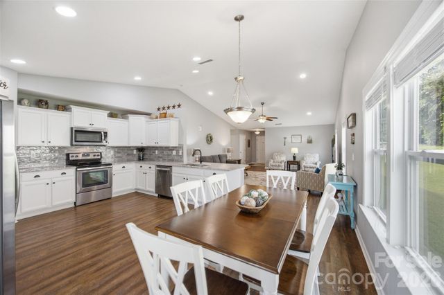 5716 Piney Pointe Drive, Concord, NC 28025