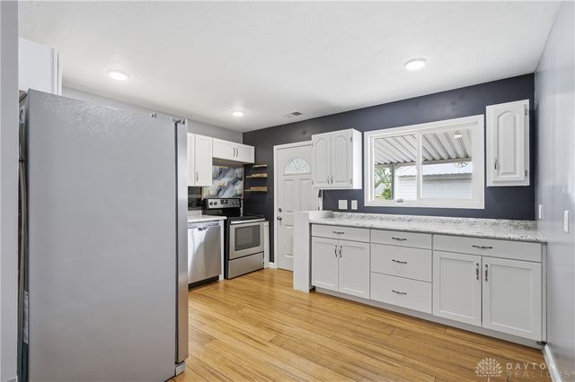 60 Quinby Lane, Riverside, OH 45432