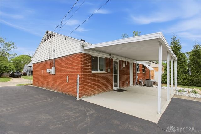 60 Quinby Lane, Riverside, OH 45432