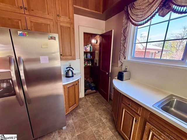 400 E Buford Street, Gaffney, SC 29340