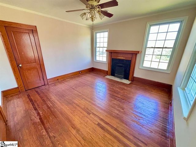 400 E Buford Street, Gaffney, SC 29340