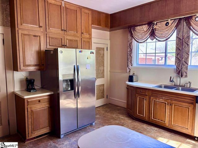 400 E Buford Street, Gaffney, SC 29340