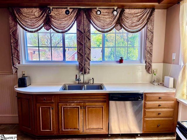 400 E Buford Street, Gaffney, SC 29340