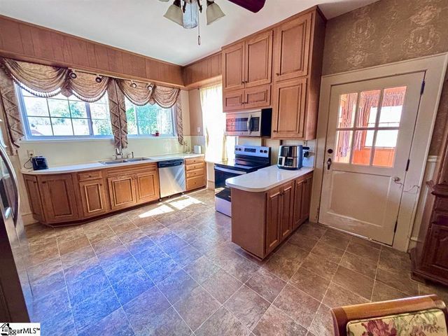 400 E Buford Street, Gaffney, SC 29340