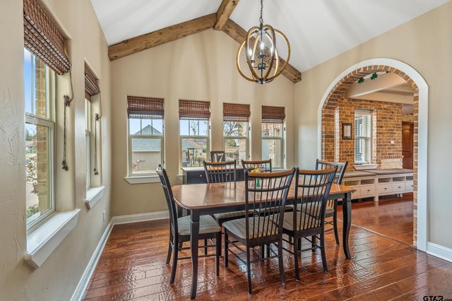 404 Corrigan Trails Blvd, Lindale, TX 75771