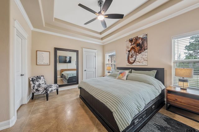 404 Corrigan Trails Blvd, Lindale, TX 75771