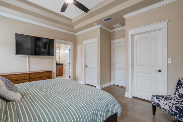 404 Corrigan Trails Blvd, Lindale, TX 75771