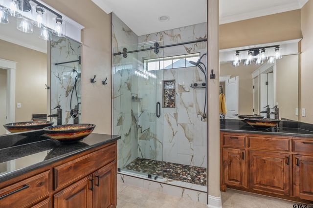 404 Corrigan Trails Blvd, Lindale, TX 75771