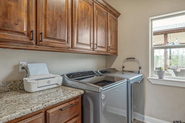 404 Corrigan Trails Blvd, Lindale, TX 75771