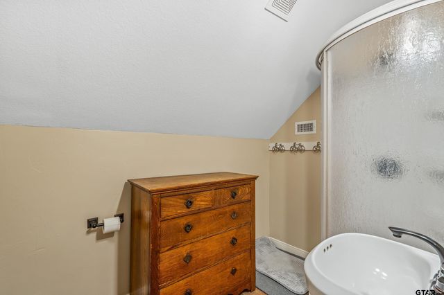 404 Corrigan Trails Blvd, Lindale, TX 75771