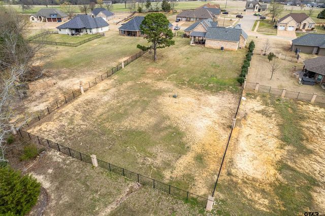 404 Corrigan Trails Blvd, Lindale, TX 75771