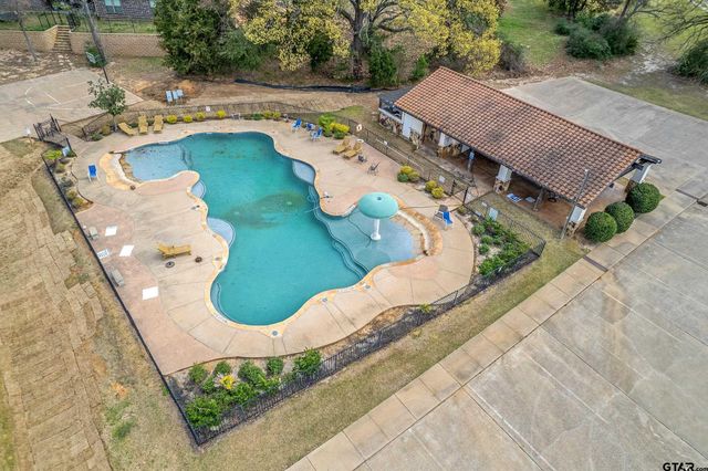 404 Corrigan Trails Blvd, Lindale, TX 75771