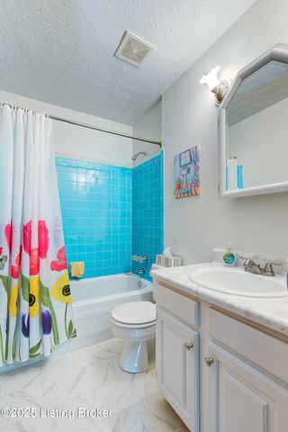 10103 Blue Creek Dr, Louisville, KY 40229