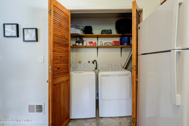 10103 Blue Creek Dr, Louisville, KY 40229