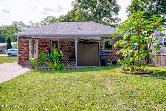 10103 Blue Creek Dr, Louisville, KY 40229