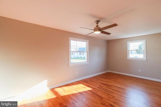 35 FARNSWORTH AVE, Maple Shade, NJ 08052