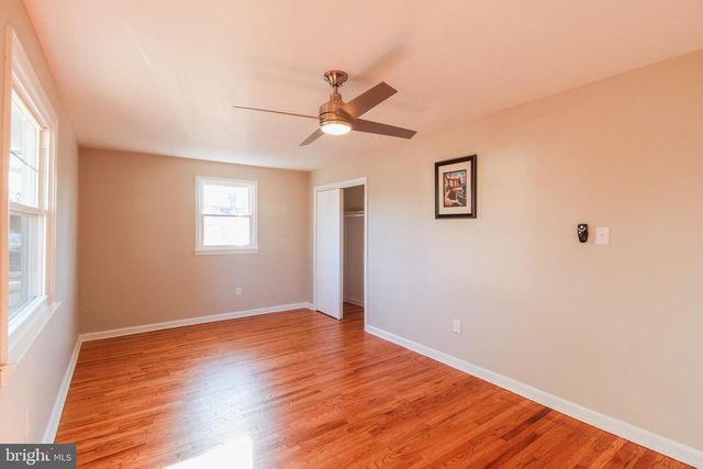 35 FARNSWORTH AVE, Maple Shade, NJ 08052