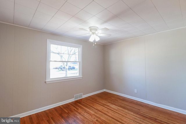 35 FARNSWORTH AVE, Maple Shade, NJ 08052