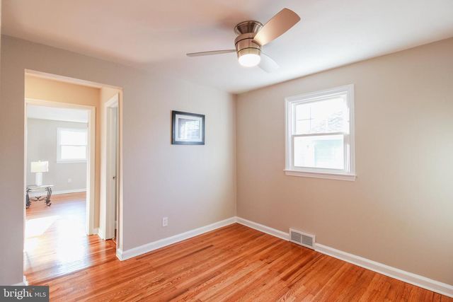 35 FARNSWORTH AVE, Maple Shade, NJ 08052