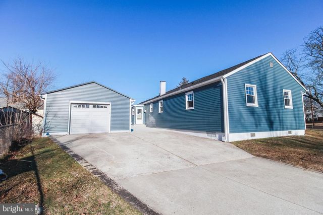 35 FARNSWORTH AVE, Maple Shade, NJ 08052