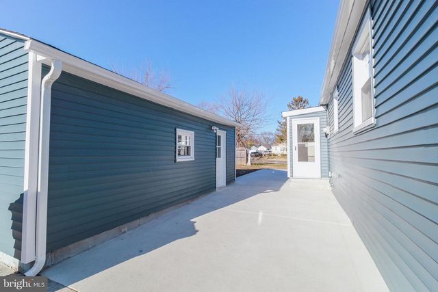 35 FARNSWORTH AVE, Maple Shade, NJ 08052