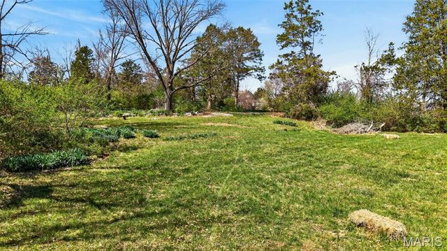 1400 Flora Del Drive, Fenton, MO 63026