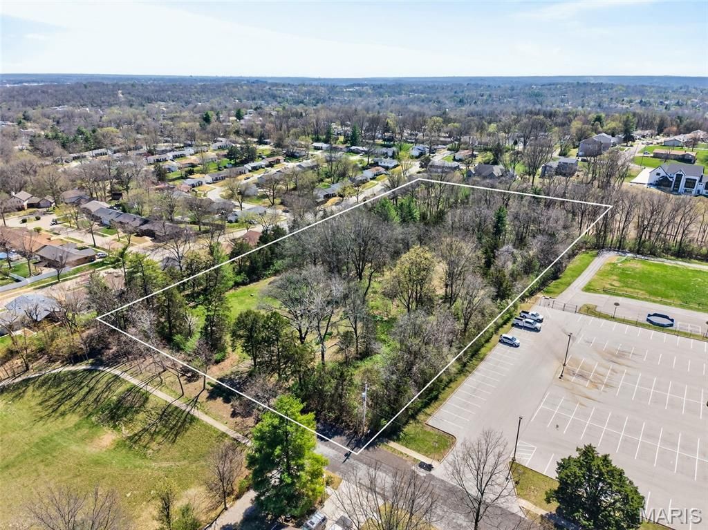 1400 Flora Del Drive, Fenton, MO 63026