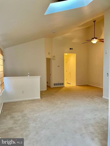 28 PALMER SQ, Beverly, NJ 08010