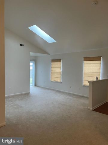 28 PALMER SQ, Beverly, NJ 08010