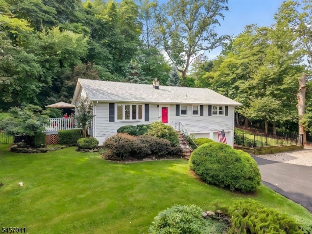75 E Mountain Rd, Hillsborough Twp., NJ 08844 — exterior