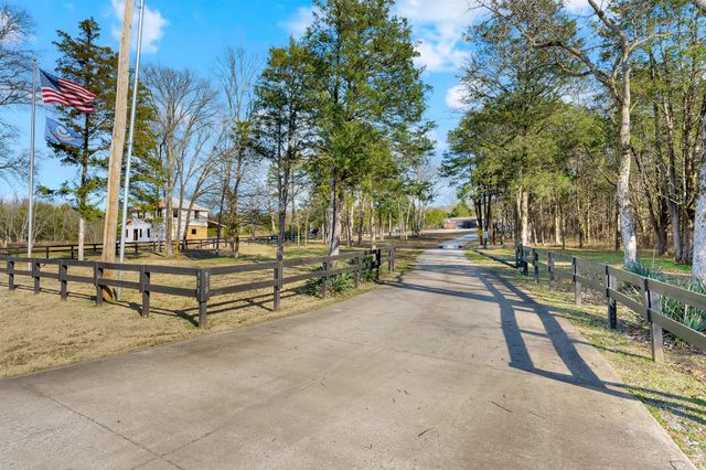 905 Chapel Hill Pike, Eagleville, TN 37060