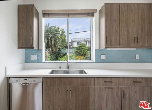 1045 Manzanita Street, Los Angeles, CA 90029
