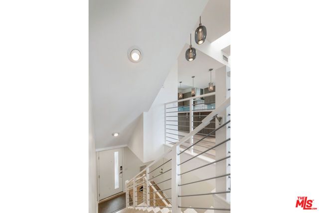1045 Manzanita Street, Los Angeles, CA 90029