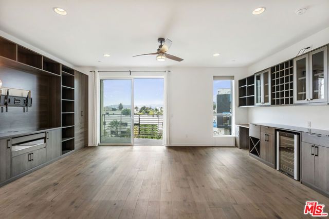 1045 Manzanita Street, Los Angeles, CA 90029