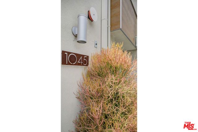 1045 Manzanita Street, Los Angeles, CA 90029