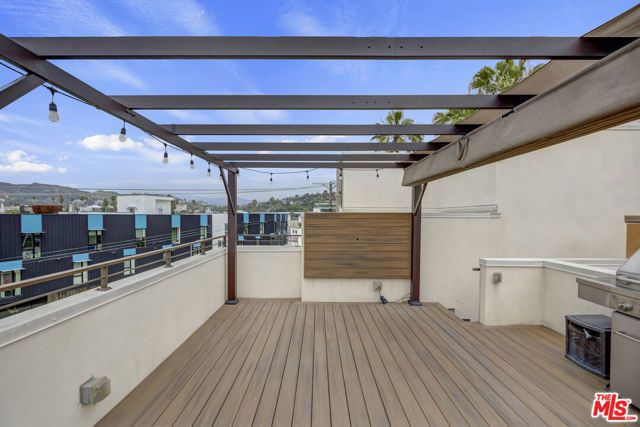 1045 Manzanita Street, Los Angeles, CA 90029