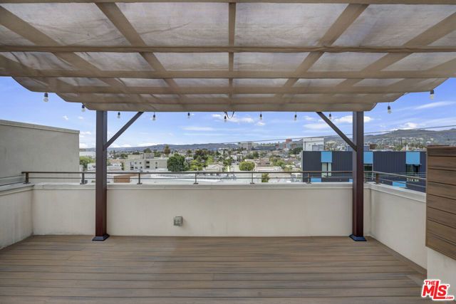 1045 Manzanita Street, Los Angeles, CA 90029