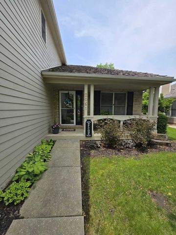 2061 Brookside Lane, Aurora, IL 60502