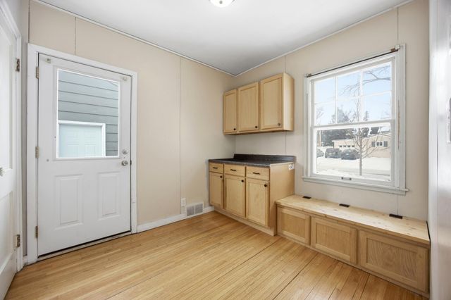 1003 11th Street S, Moorhead, MN 56560