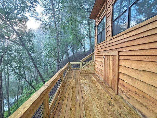 190 S Whitepath Circle S, Ellijay, GA 30540