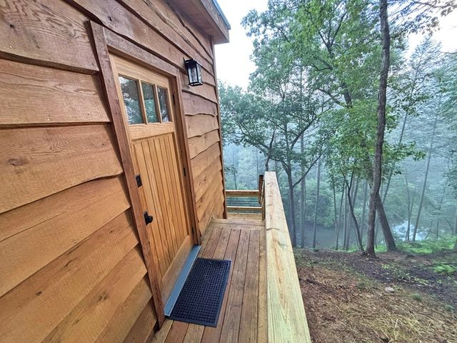 190 S Whitepath Circle S, Ellijay, GA 30540