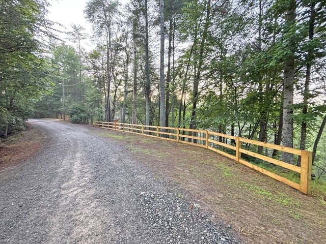 190 S Whitepath Circle S, Ellijay, GA 30540