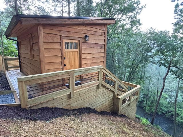 190 S Whitepath Circle S, Ellijay, GA 30540